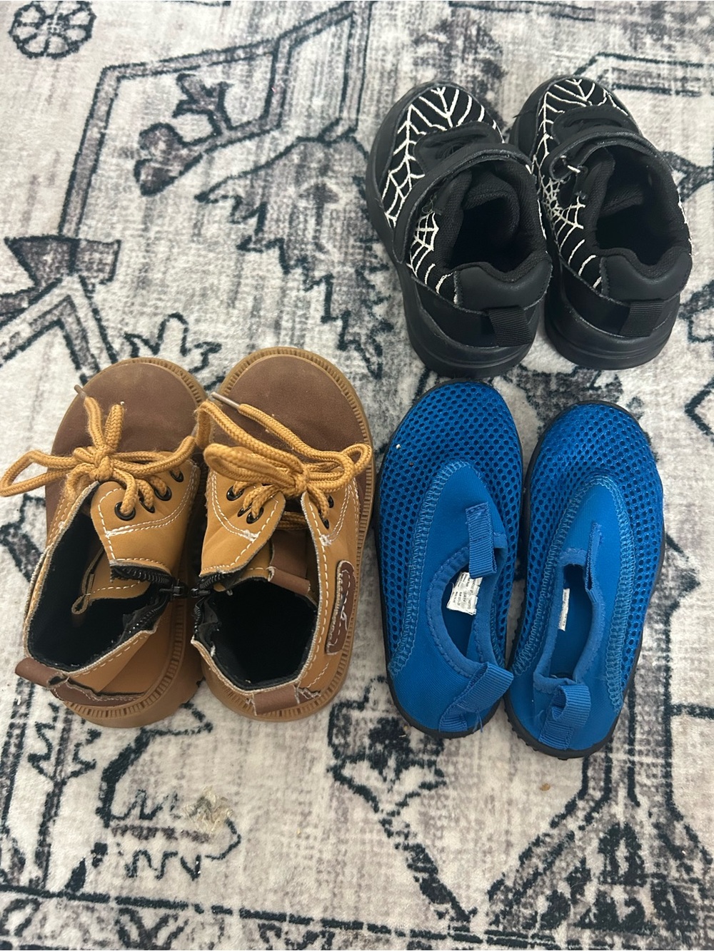 Assorted ex 24/25 Toddler Shoes